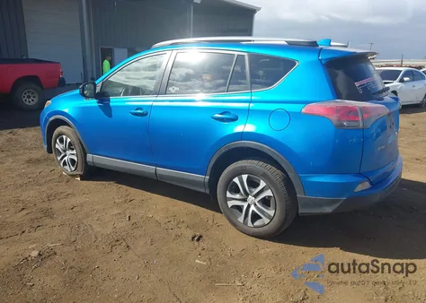 2017 Toyota Rav4 Le z USA, uszkodzony, nr VIN JTMZFREV7HJ111486